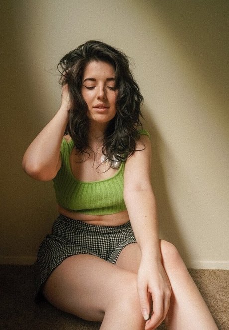 20 years old onlyfans exclusive pictures