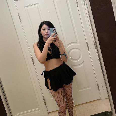 Aikuros pornstar pretty pictures