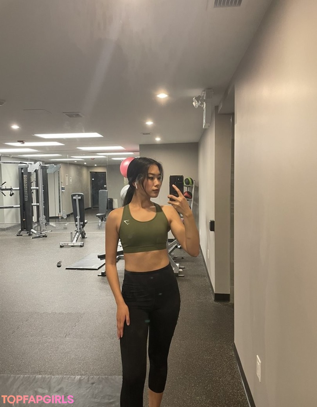 gay midget onlyfans exclusive photo