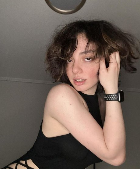 KoryaMc adult model galleries