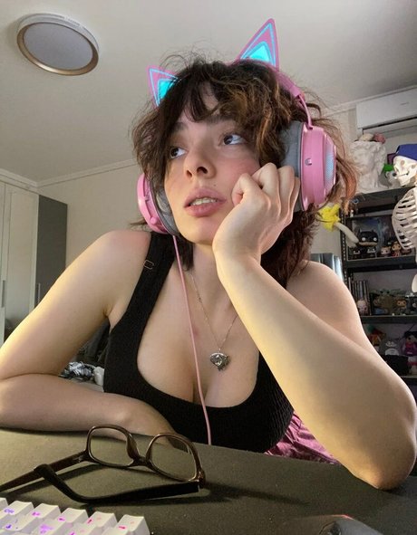 KoryaMc beautiful model pic