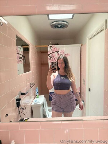 Lilyluvbug sexy pornstar galleries