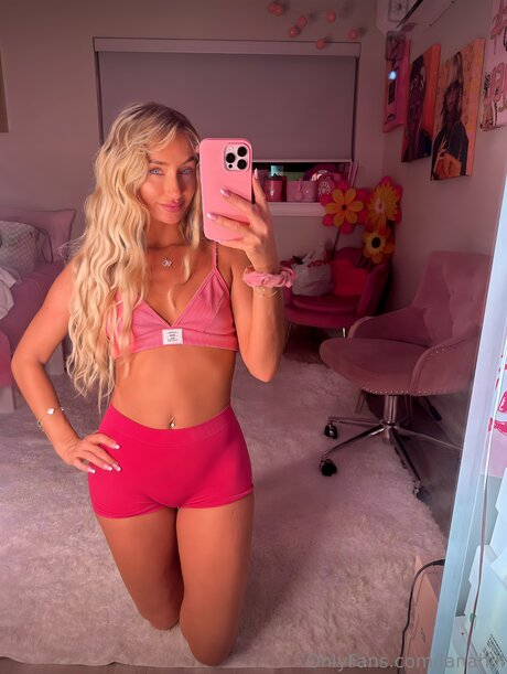 Lanahill model porn archive