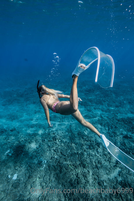 Beachbaby69 sexy actress pics