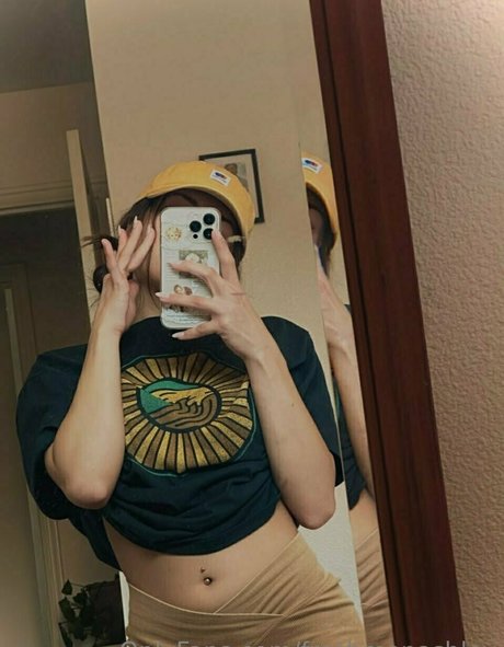 young onlyfans beautiful photo