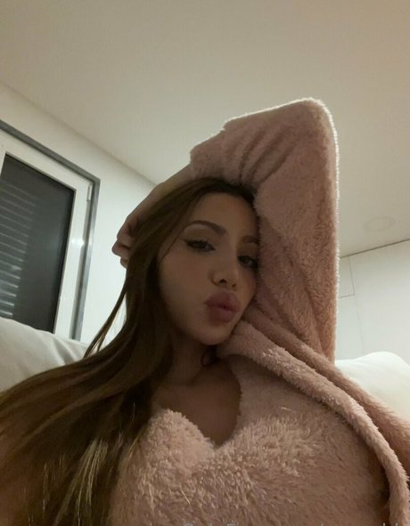 Venusbb pornographic model image