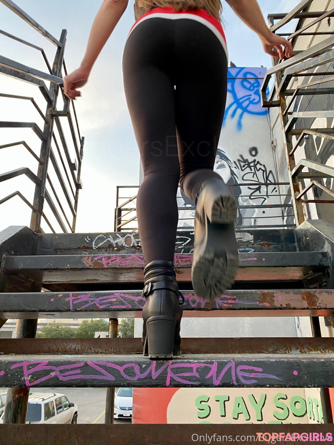 Mommy Mia Taylor hot actress pics