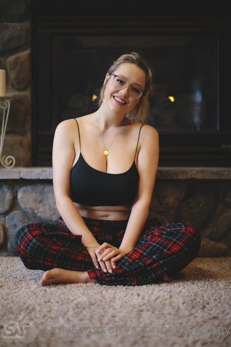 Sabrina Nichole pretty actress photos