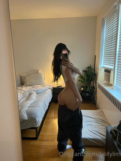 Holly Lim star erotic photos