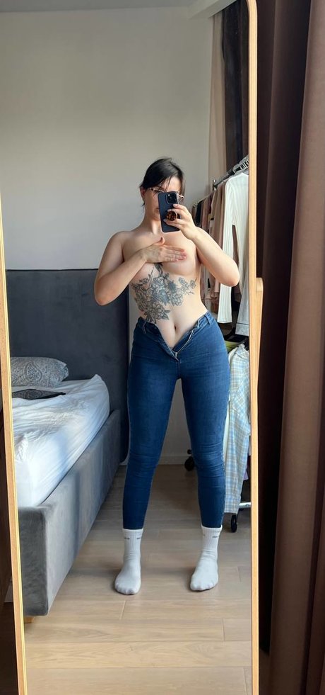 blonde milf onlyfans hot sexy pics