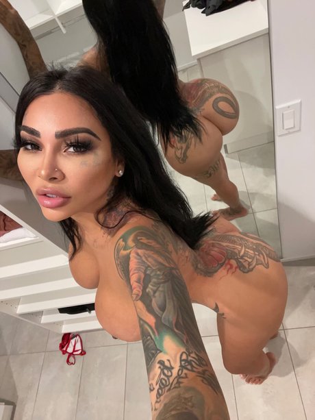 Brittanya Razavi erotic pornstar picture