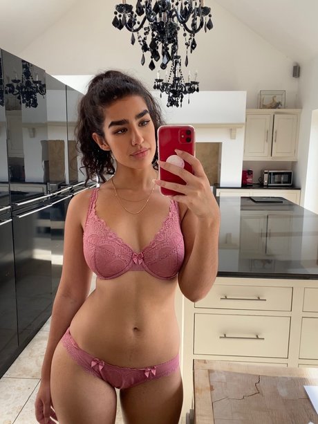 pregnant milf onlyfans nudes picture