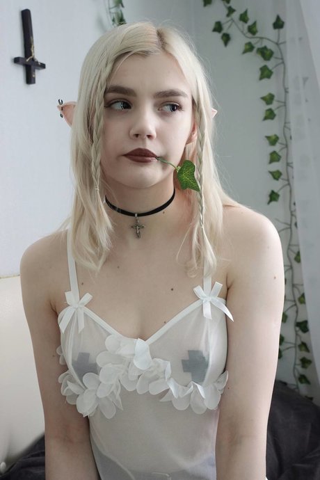 petite onlyfans beautiful image