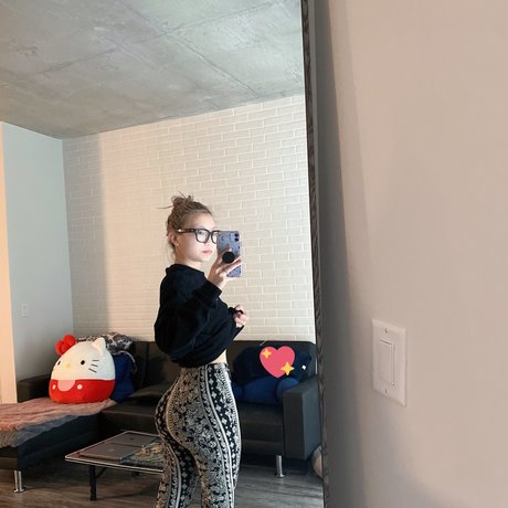 threesome asian onlyfans exclusive picture