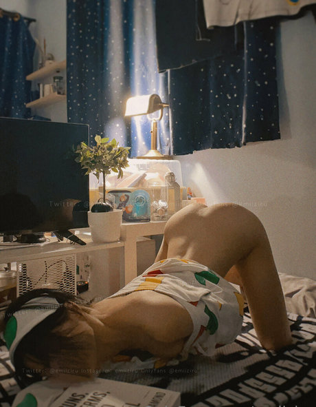 emiiziru hot pornstar photos