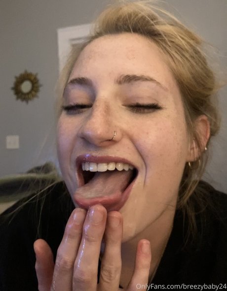 Breezy baby24 pornographic model image