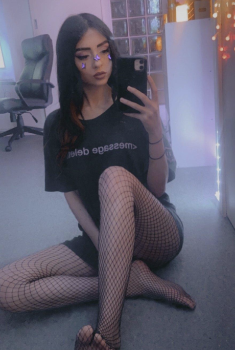 beautiful face onlyfans hot xxx picture