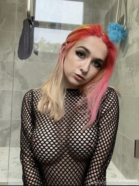 Belle Curves pornstar high quality image