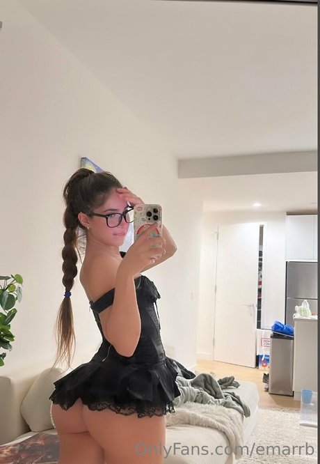 Emarr B beautiful star image