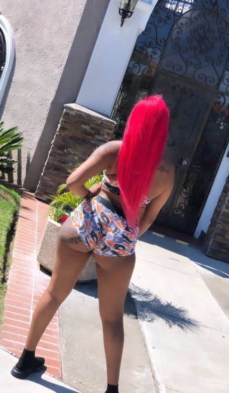 Edwina Carla Isaacs hot model images