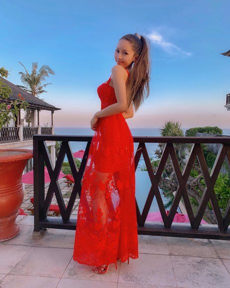 Faye Miah high quality star pic