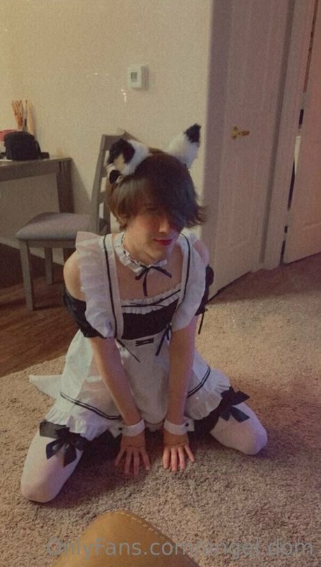 angel dom nudes actress photos