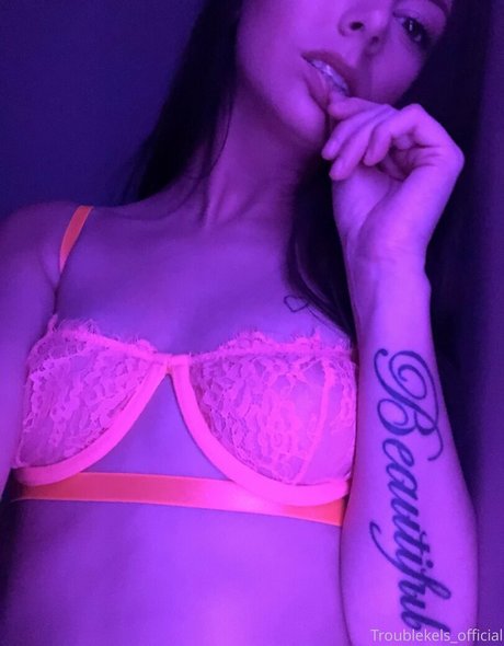 Troublekels official nude model photo