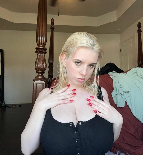 Haley Z star sexy photo