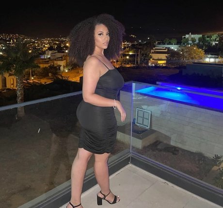 Ines Curly perfect star archive