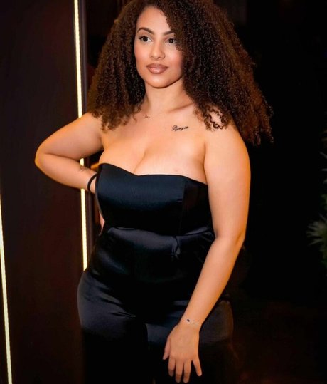 Ines Curly erotic actress photos