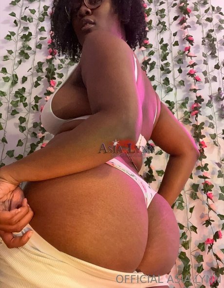 curvy shemale onlyfans hot xxx images