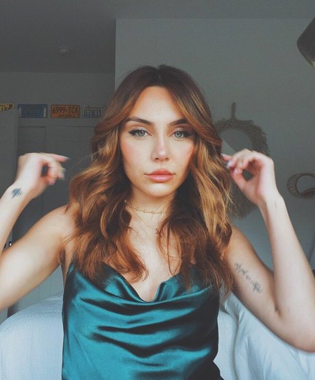 Jessica Ricca sexy model pictures