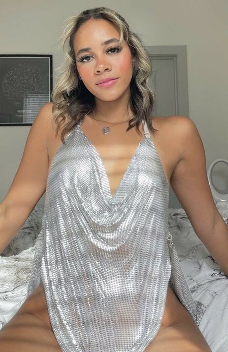 xobreebby high quality model image