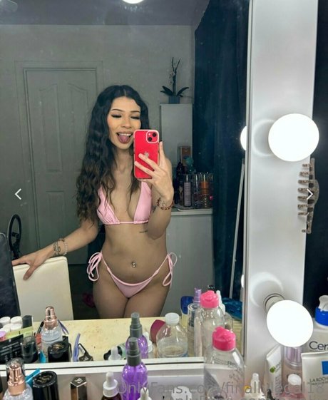 blonde milf onlyfans free photos