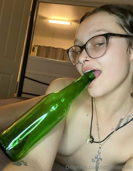 littlemisslollii nude pornstar image