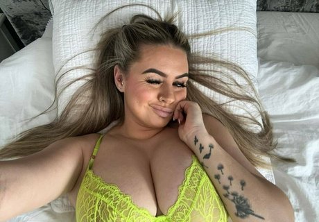 dripping wet pussy onlyfans adult picture