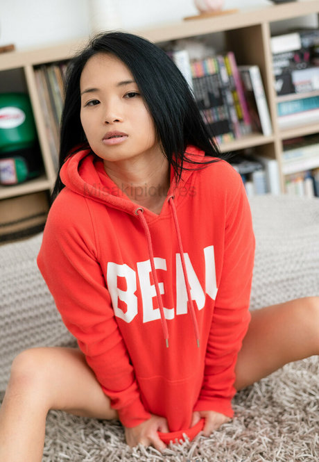 misakifreepage nude model pic