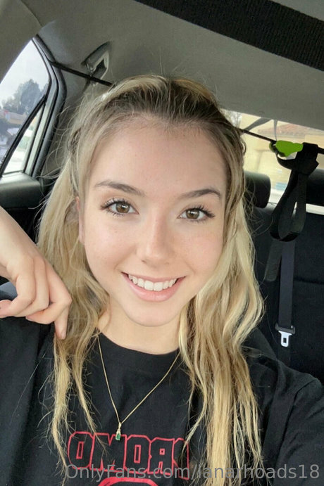 lanarhoads18 perfect actress photo