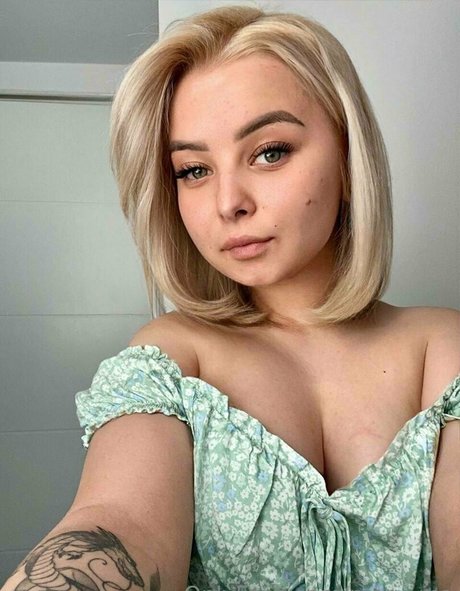 lesbian feet onlyfans nude archive