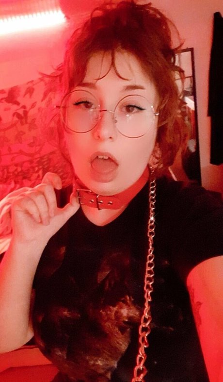 grrraves pornographic model archive