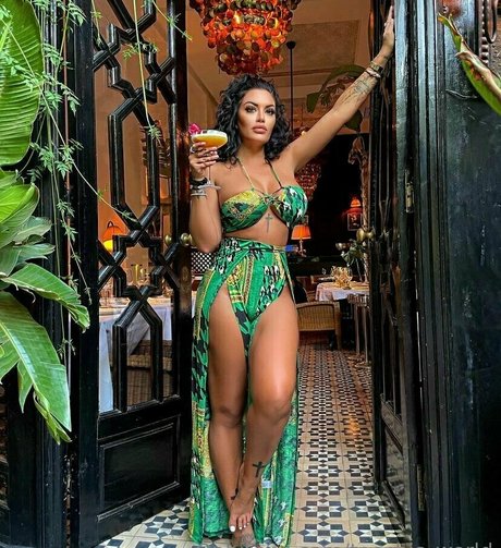 toochis world art pornstar image