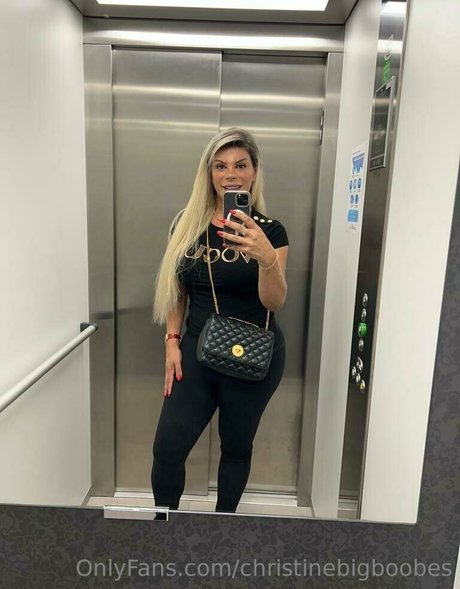 christinebigboobes nude model pics