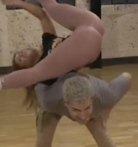 young onlyfans hot sex photo