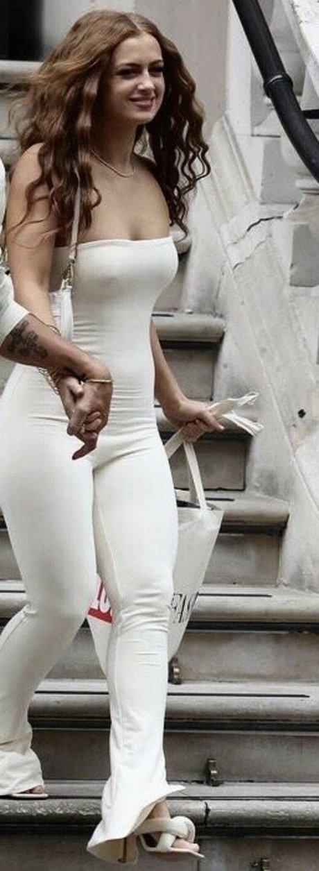 Maisie Smith star porn archive