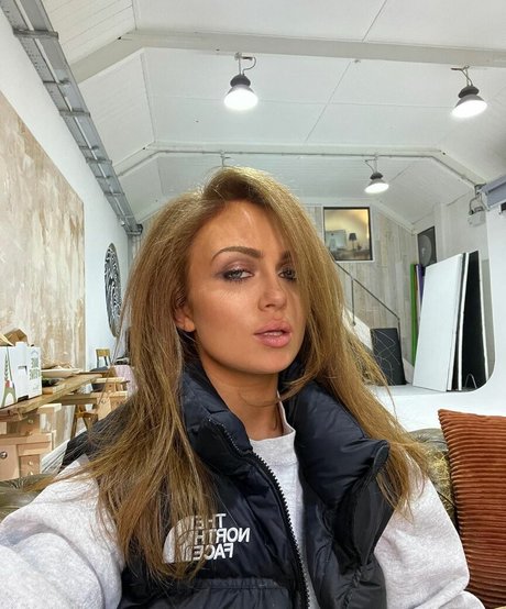 Maisie Smith star nudes gallery