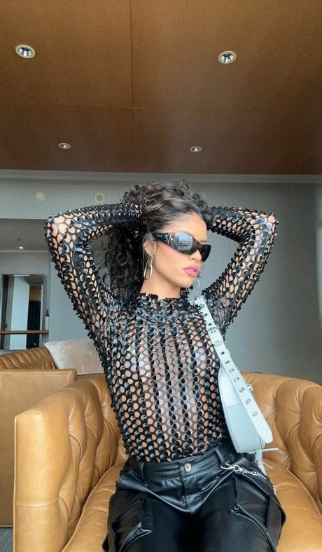 Aoxi nude star pictures