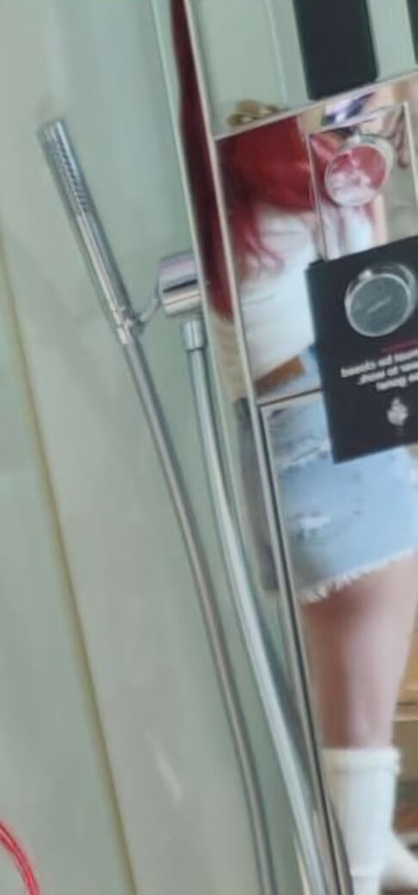 AnnieFuchsia star free archive