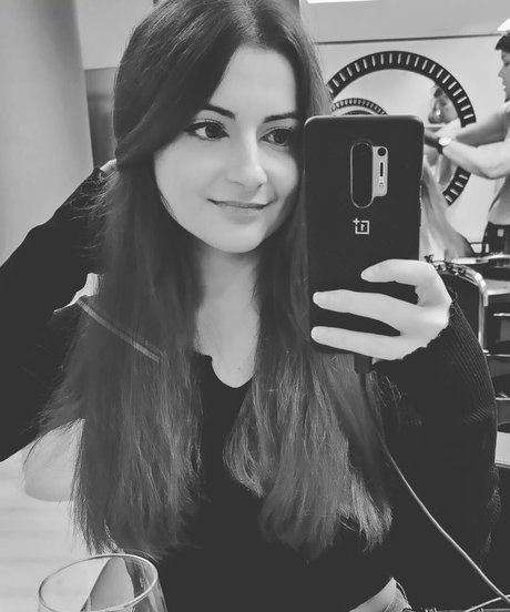 AnnieFuchsia pornstar perfect pic