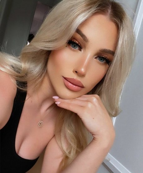 cute ladyboy onlyfans beautiful xxx pics