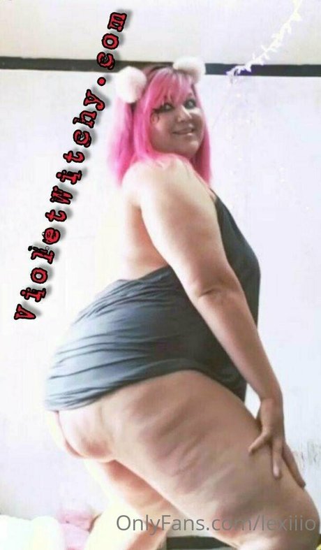 big tits young onlyfans sexy pic